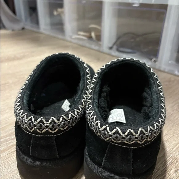 Ugg Tasman - Size: 8 - Picture 2 of 6